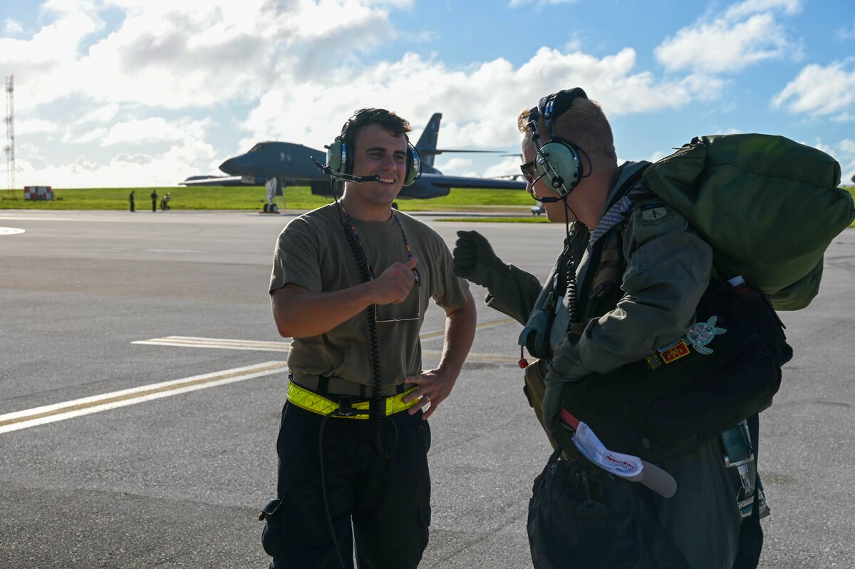 B-1B Lancers, A-10C Thunderbolts fly aerial integration sortie over Pacific Ocean