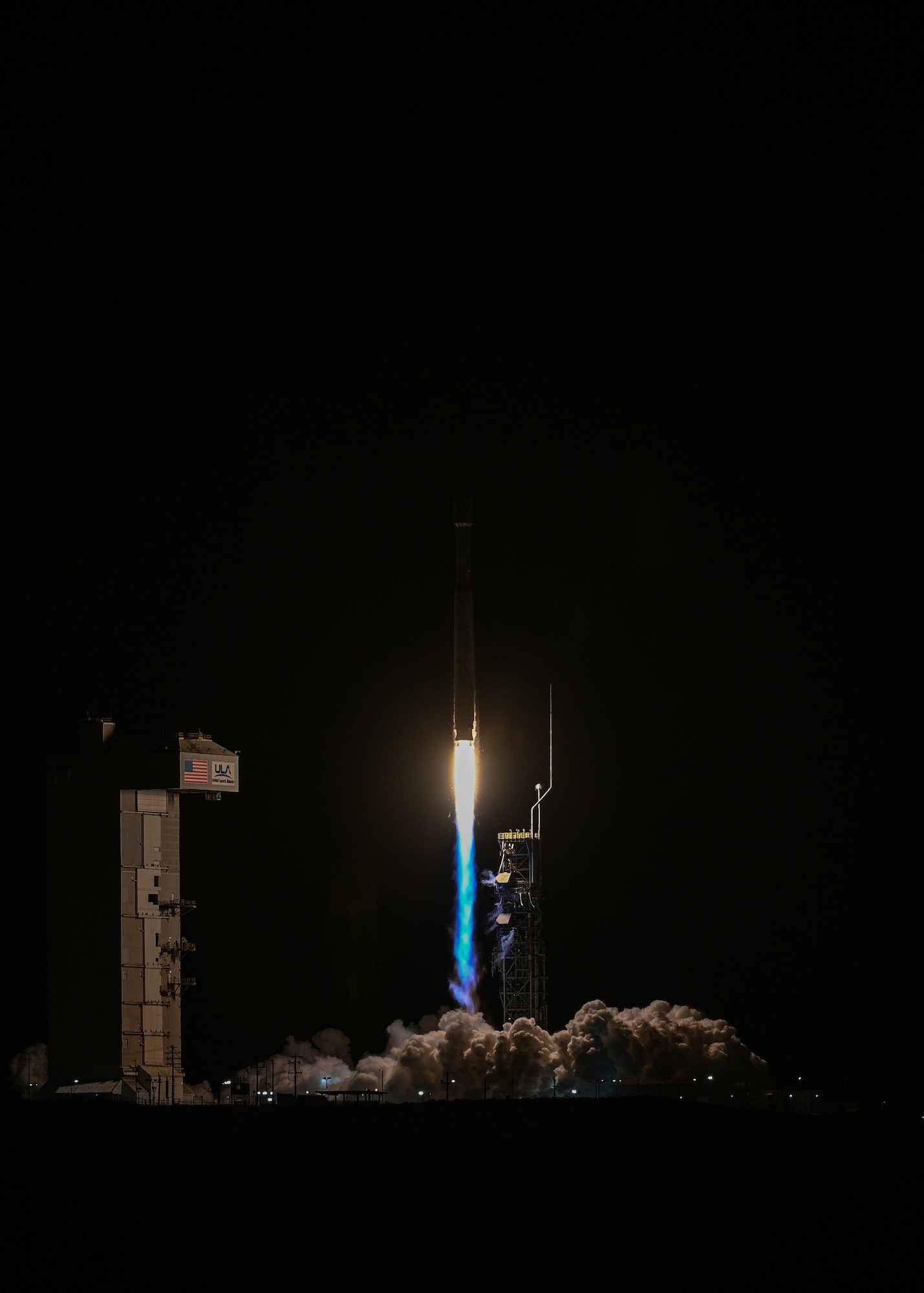 atlas v night launch