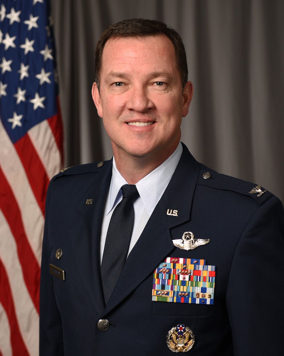 U.S. Air Force Col. Ted Geasley, commander of the 118th Operations Group, Tennessee Air National Guard, poses for an official photo Nov. 11, 2022 at Berry Field Air National Guard Base, Nashville, Tennessee. (U.S. Air National Guard photo by Master Sgt. Jeremy Cornelius)