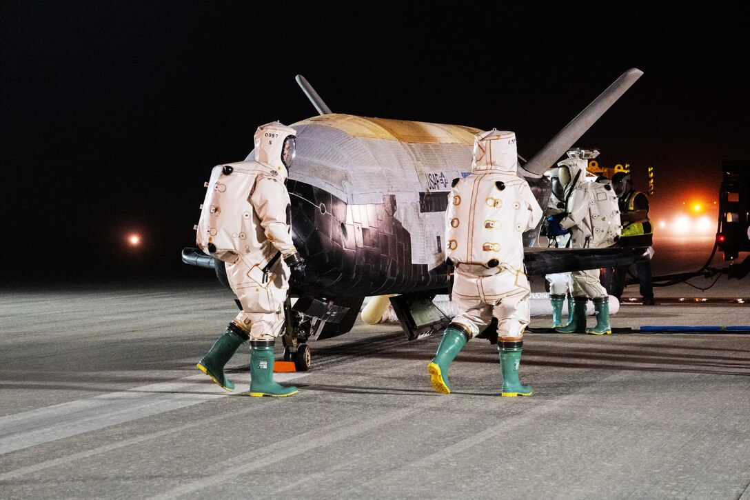 X-37B orbital test vehicle concludes sixth successful mission