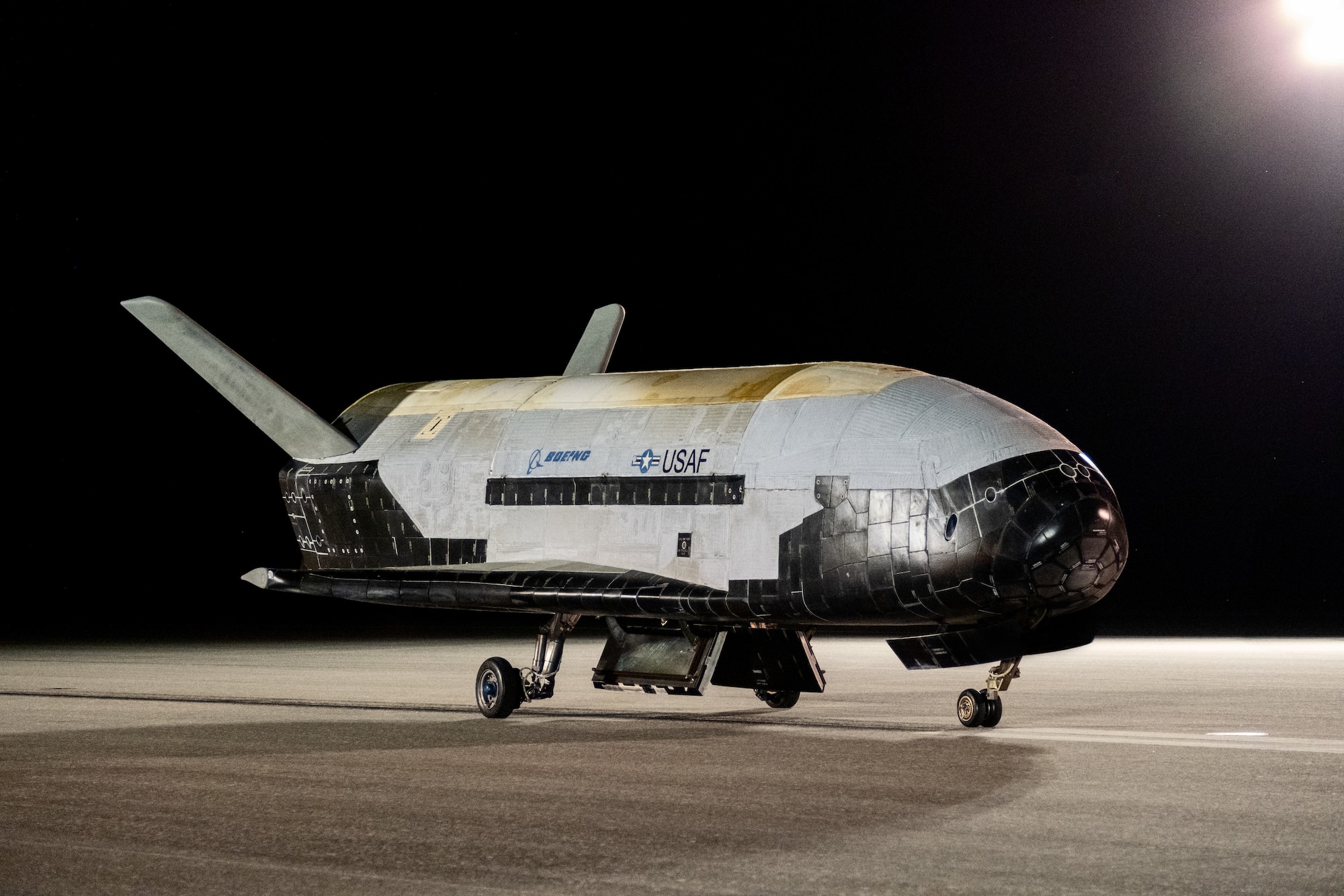 X-37B orbital test vehicle concludes sixth successful mission