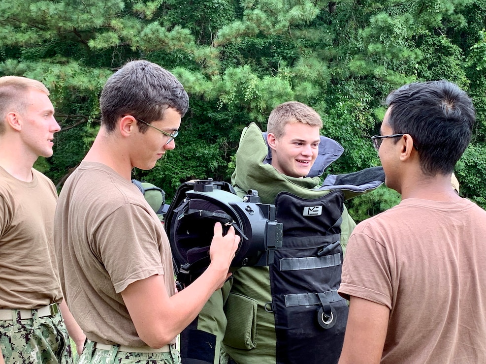 Explosive Ordnance Disposal (EOD) DET Yorktown gives a familiarization tour to Midshipmen.