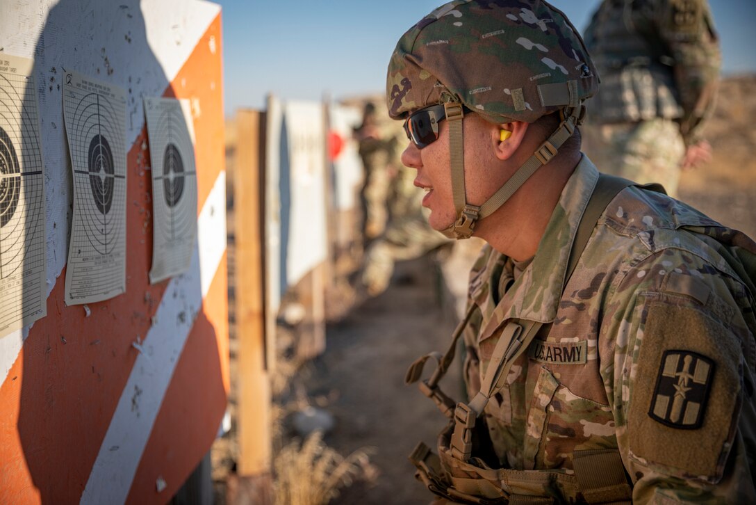 807th Medical Command (Deployment Support) Headquarter and Headquarters Company weapons qualification