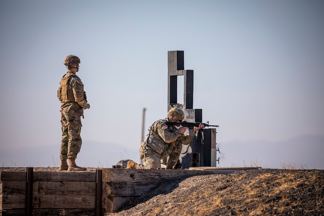 807th Medical Command (Deployment Support) Headquarter and Headquarters Company weapons qualification