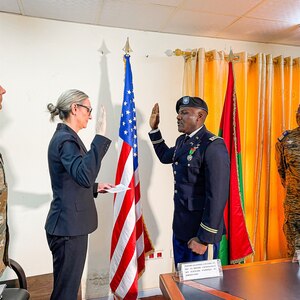 Cheh was promoted to lieutenant colonel while serving as the Bilateral Affairs Officer for the District of Columbia National Guard (DCNG) in Burkina Faso. The DCNG and Burkina Faso has been partners under The National Guard State Partnership Program since 2019.

Since 2019, the National Guard of the District of Columbia has been a partner with the Burkina Armed Forces for bilateral collaboration under the State Partnership Program in the areas of logistics, military law, humanitarian aid disaster relief, military police and supporting the religious families. This partnership is one of the strongest pillars of the US government's security cooperation with Burkina Faso. We are proud of our long history of working alongside the Burkina people on these issues that are so important to Burkina Faso's security.
Today, we are proud to announce that Tibu Cheh, the Bilateral Affairs Officer of the @TAG, was officially promoted to Lieutenant Colonel at a ceremony attended by members of the American Embassy community. Caine and the Burkina Armed Forces LTC Cheh has been working for more than two years with a dedicated team of Burkina counterparts to share their expertise and support each other's interests. At his promotion ceremony, he mentioned everything he learned during his time in Burkina Faso and how impressed he is by the commitment of the soldiers he has with in the Burkina Armed Forces to ensure a safe future and secure dispersed in Burkina Faso. Congratulations LTC Cheh!