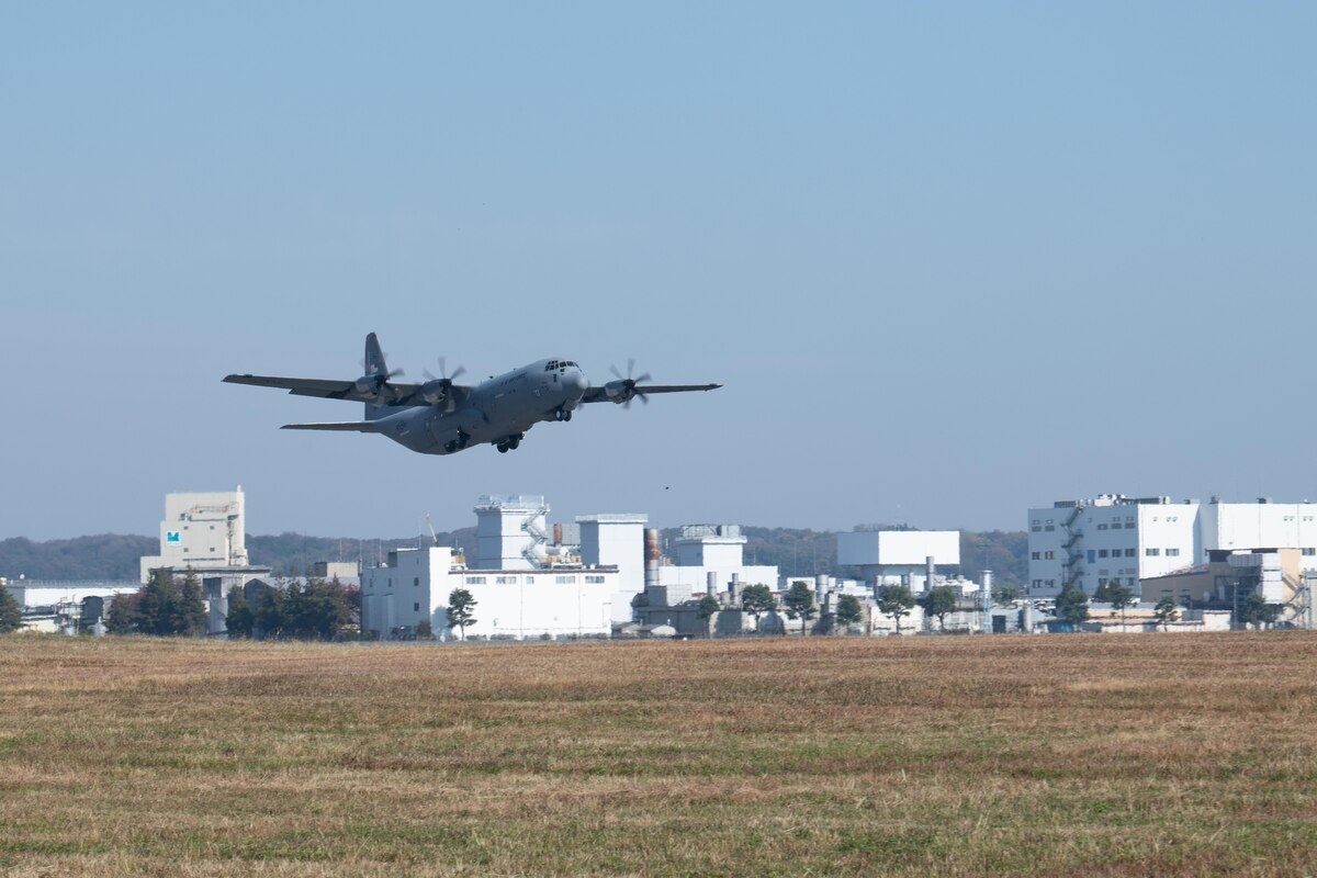 36th Airlift Squadron, JGSDF team up for jump training