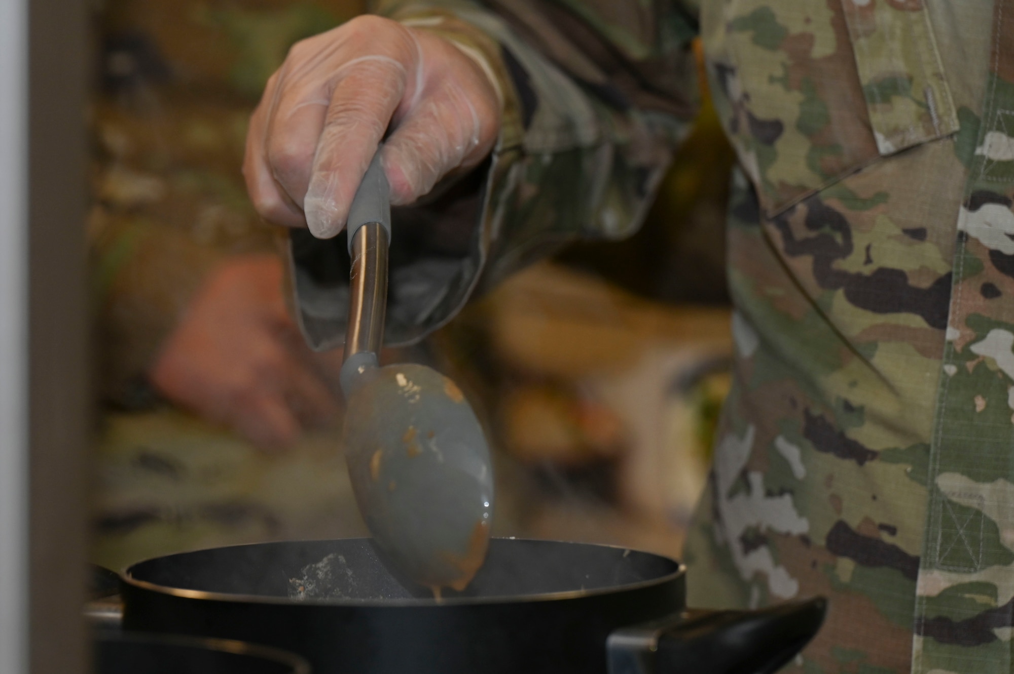 Holloman Airmen gather for Thanksgiving meal