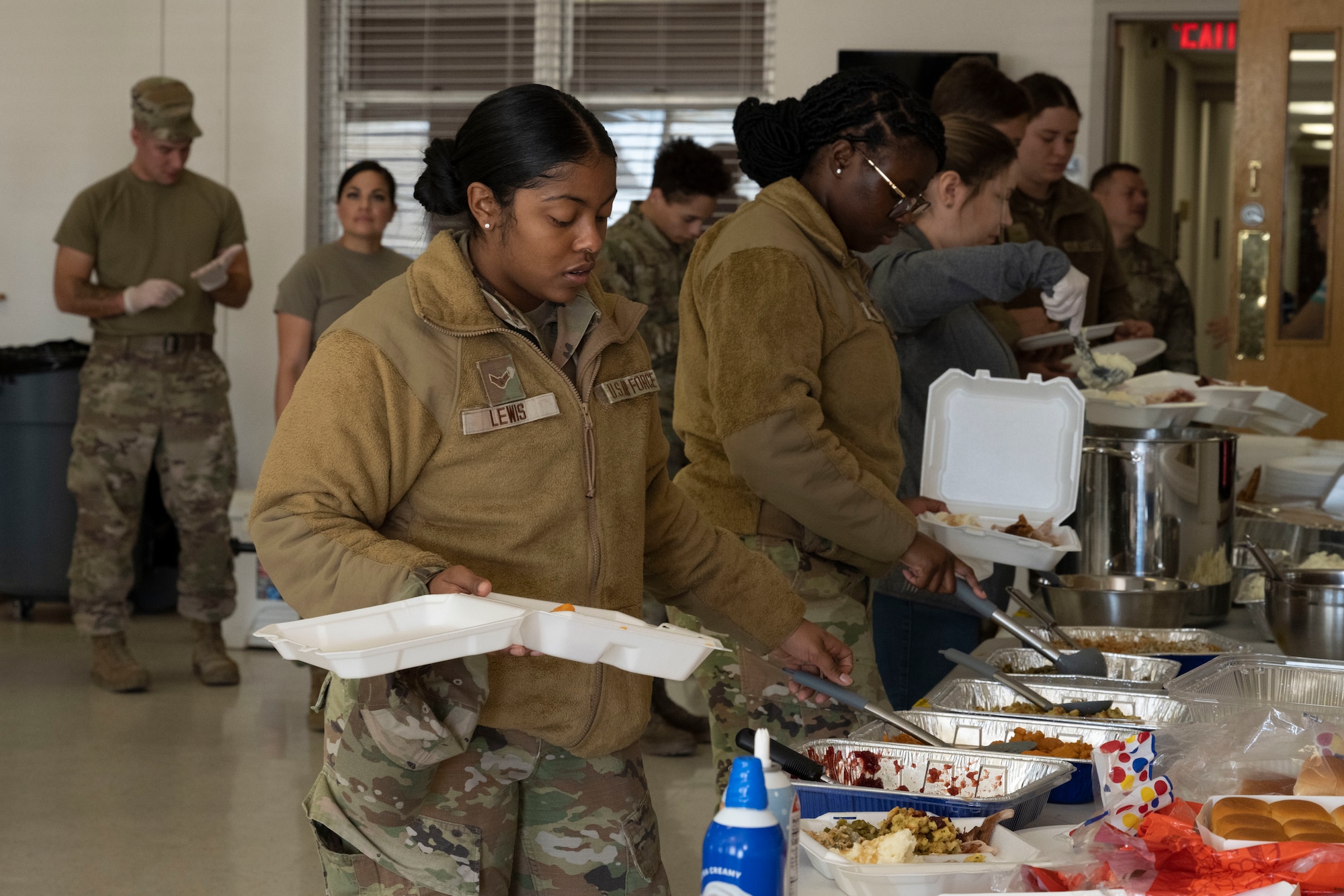 Holloman Airmen gather for Thanksgiving meal