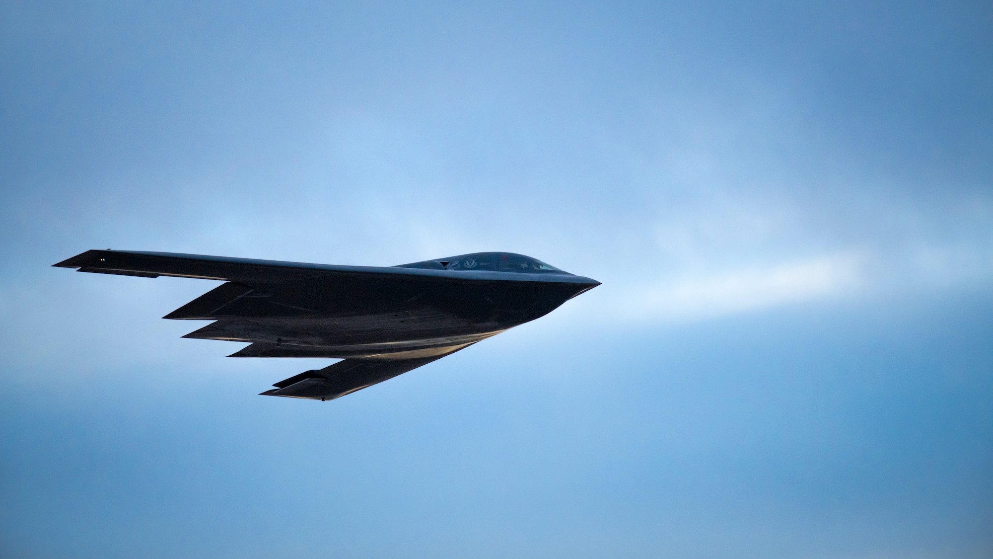 B-2 Bombers Train With Luke AFB Fighters > Luke Air Force Base ...