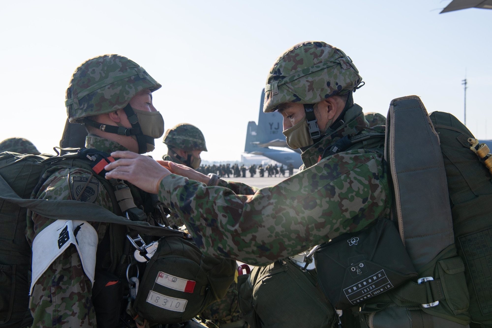 36th Airlift Squadron, JGSDF team up for jump training > 5th