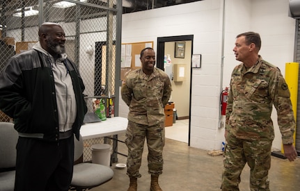 81st RD DCG-S visits the 412th Theater Engineer Command