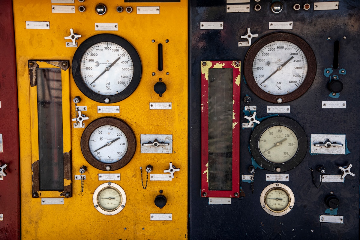 Red Tail Inspects Hydraulic Mule > 505th Command and Control Wing