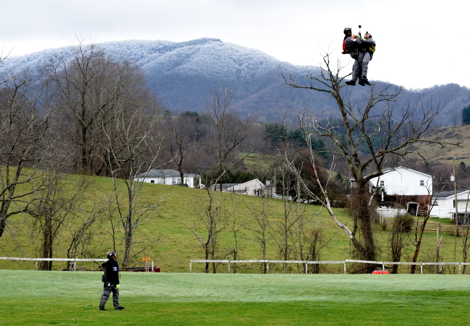 HART demonstrates hoist capabilities for SWVA emergency managers