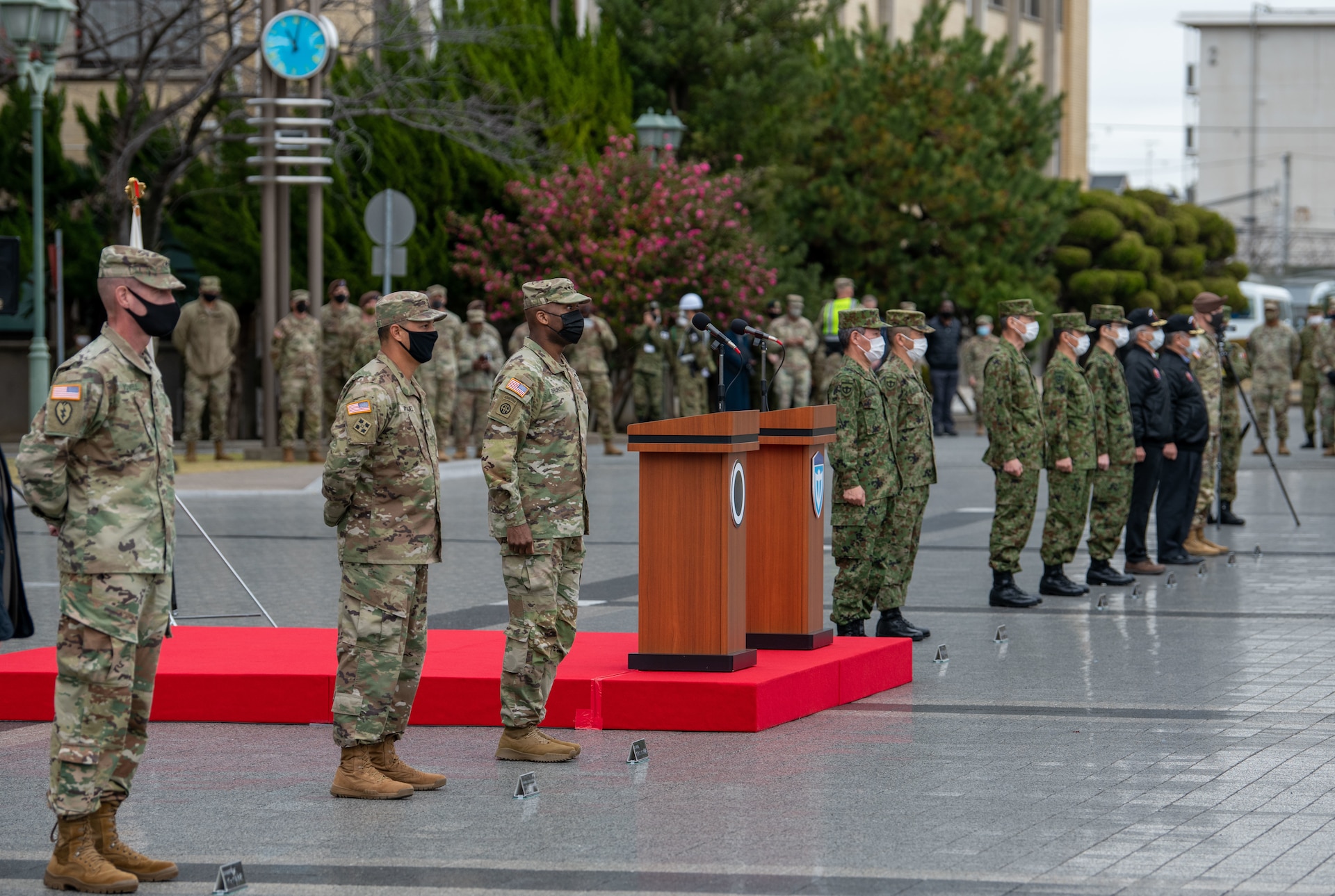 Members of the 陸上自衛隊 Japan Ground Self-Defense Force Middle Army, along with Soldiers from 25th Infantry Division, 5th Security Force Assistance Brigade - SFAB and U.S. Army Japan, participated in the Yama Sakura 81 opening ceremony at Camp Itami on Dec. 5. The ceremony kicks-off the 40th iteration of Yama Sakura, and opening remarks were given by Lt. Gen Xavier T. Brunson, I Corps commanding general, and Lt. Gen. Shin Nozawa, JGSDF MA commanding general.

Also in attendance were Mr. Richard Mei, 在大阪・神戸米国総領事館 Consul General, Maj. Gen. JB Vowell, U.S. Army Japan commanding general, and Col. Jeffrey A VanAntwerp, 25th Infantry Division deputy commanding general for operations.

Following the opening ceremony Nozawa and Vowell conducted a bilateral press conference to give the national media an overview of the exercise.

Yama Sakura 81 is the largest U.S.-Japan bilateral and joint command post exercise which enables participants to work as dedicated partners in support of the U.S.-Japan security alliance and for continued peace and stability in the Indo-Pacific. This year's exercise commemorates the 40th anniversary of Yama Sakura.