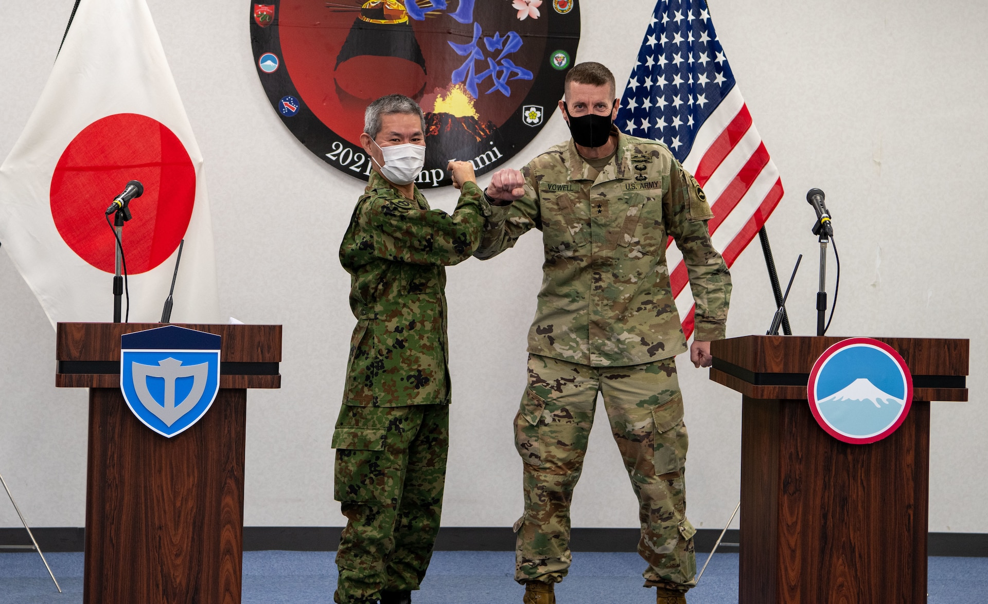 Members of the 陸上自衛隊 Japan Ground Self-Defense Force Middle Army, along with Soldiers from 25th Infantry Division, 5th Security Force Assistance Brigade - SFAB and U.S. Army Japan, participated in the Yama Sakura 81 opening ceremony at Camp Itami on Dec. 5. The ceremony kicks-off the 40th iteration of Yama Sakura, and opening remarks were given by Lt. Gen Xavier T. Brunson, I Corps commanding general, and Lt. Gen. Shin Nozawa, JGSDF MA commanding general.

Also in attendance were Mr. Richard Mei, 在大阪・神戸米国総領事館 Consul General, Maj. Gen. JB Vowell, U.S. Army Japan commanding general, and Col. Jeffrey A VanAntwerp, 25th Infantry Division deputy commanding general for operations.

Following the opening ceremony Nozawa and Vowell conducted a bilateral press conference to give the national media an overview of the exercise.

Yama Sakura 81 is the largest U.S.-Japan bilateral and joint command post exercise which enables participants to work as dedicated partners in support of the U.S.-Japan security alliance and for continued peace and stability in the Indo-Pacific. This year's exercise commemorates the 40th anniversary of Yama Sakura.