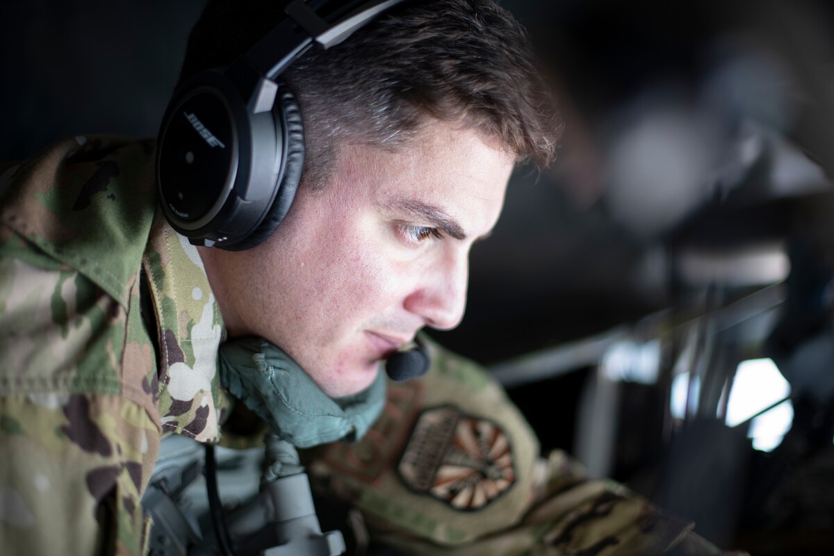 909th Air Refueling Squadron delivers fuel to B-1B Lancers