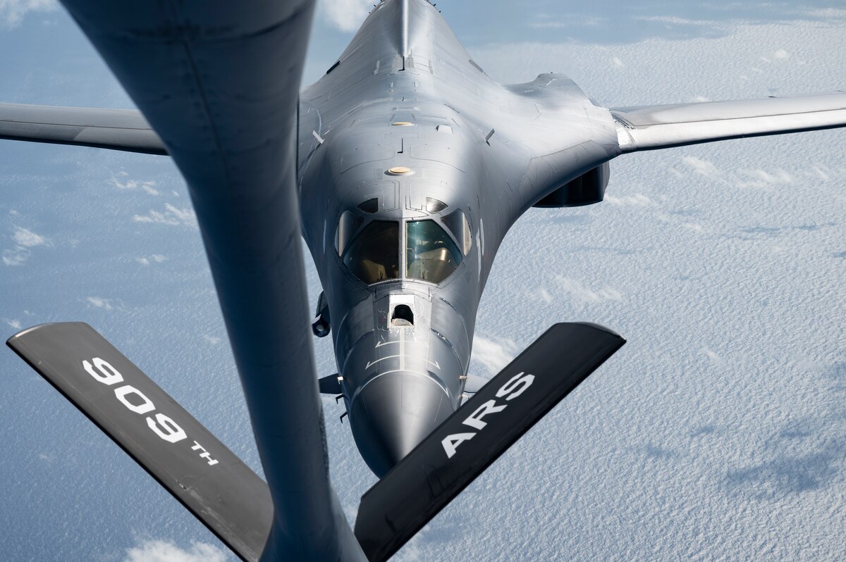 909th Air Refueling Squadron delivers fuel to B-1B Lancers