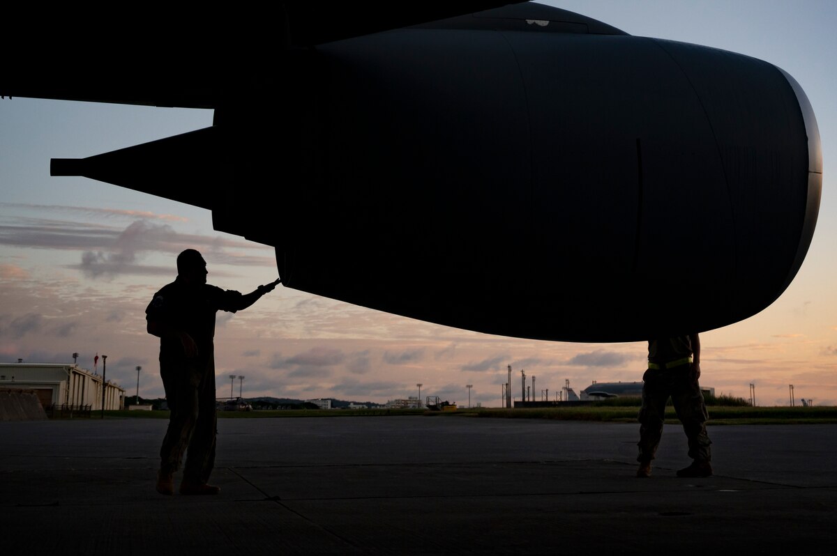 909th Air Refueling Squadron delivers fuel to B-1B Lancers