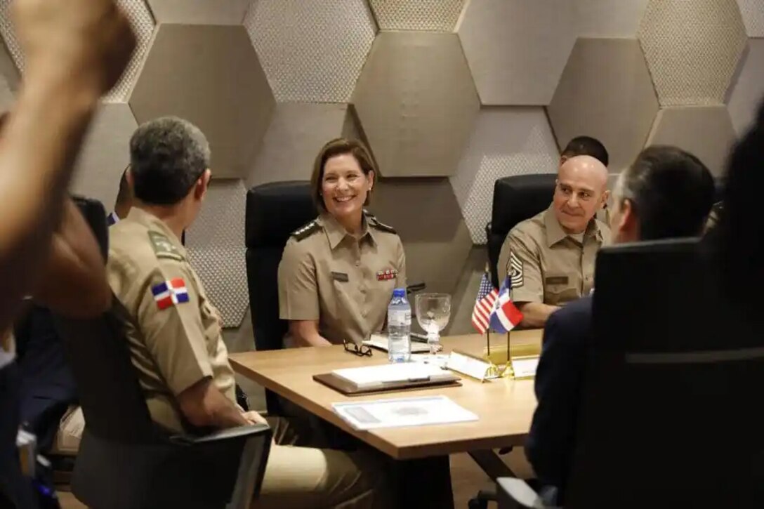 The commander of U.S. Southern Command, Army Gen. Laura Richardson, meets with Dominican Republic Minister of Defense, Lt. Gen. Carlos Luciano Díaz Morfa.