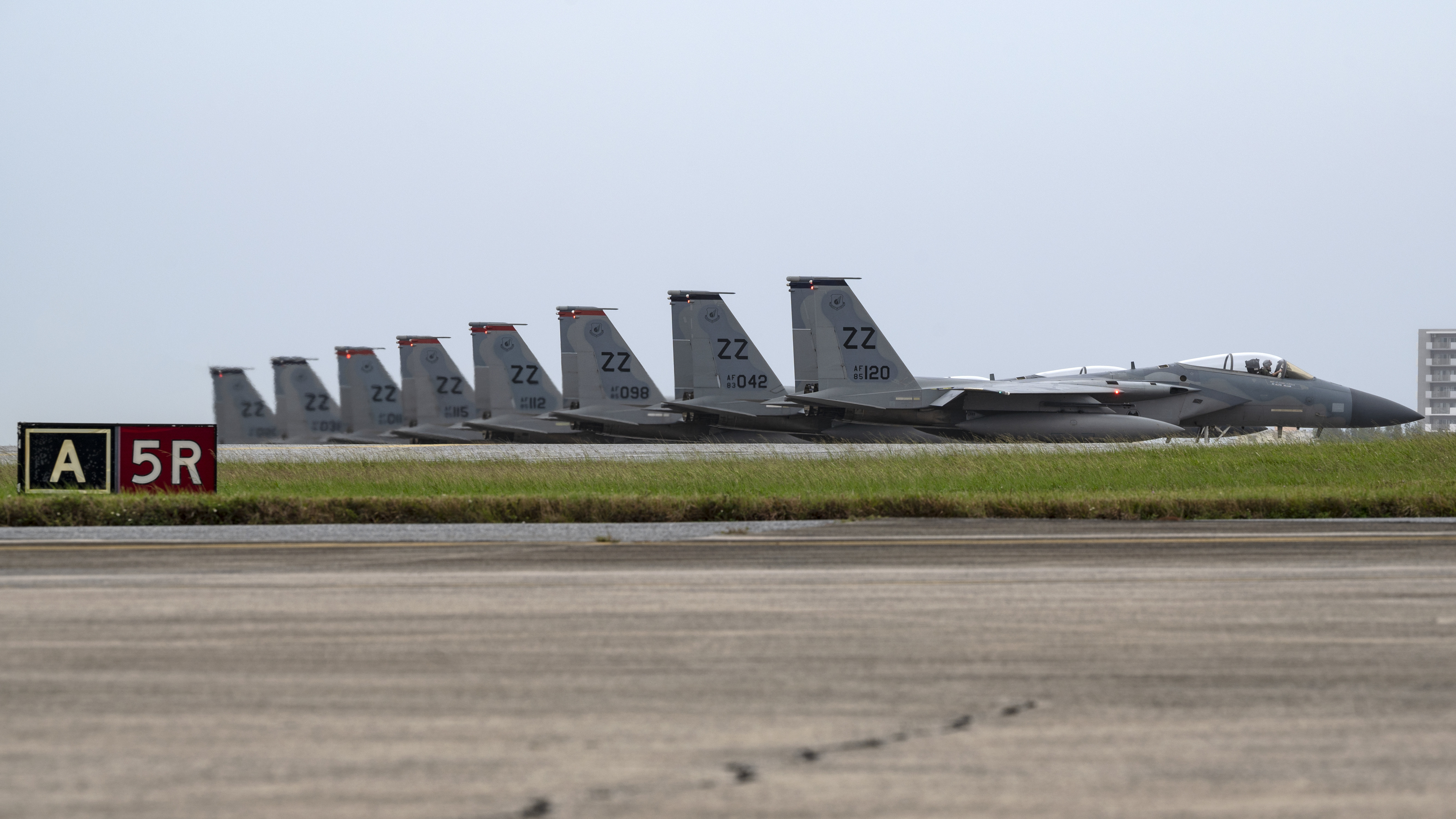 ラスト1枚！ 67FS パッチ F-15C 退役記念 嘉手納基地 Team Kadena bids F-15 Eagle farewell as phased withdrawal