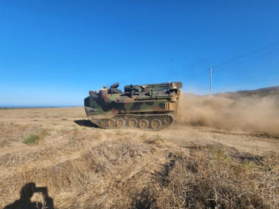 Assault Amphibian Vehicle (AAV) RB1 5-22, RB1 and RB2 instructors conducting land driving operations, TA Tango with P7 and R7 AAVs.