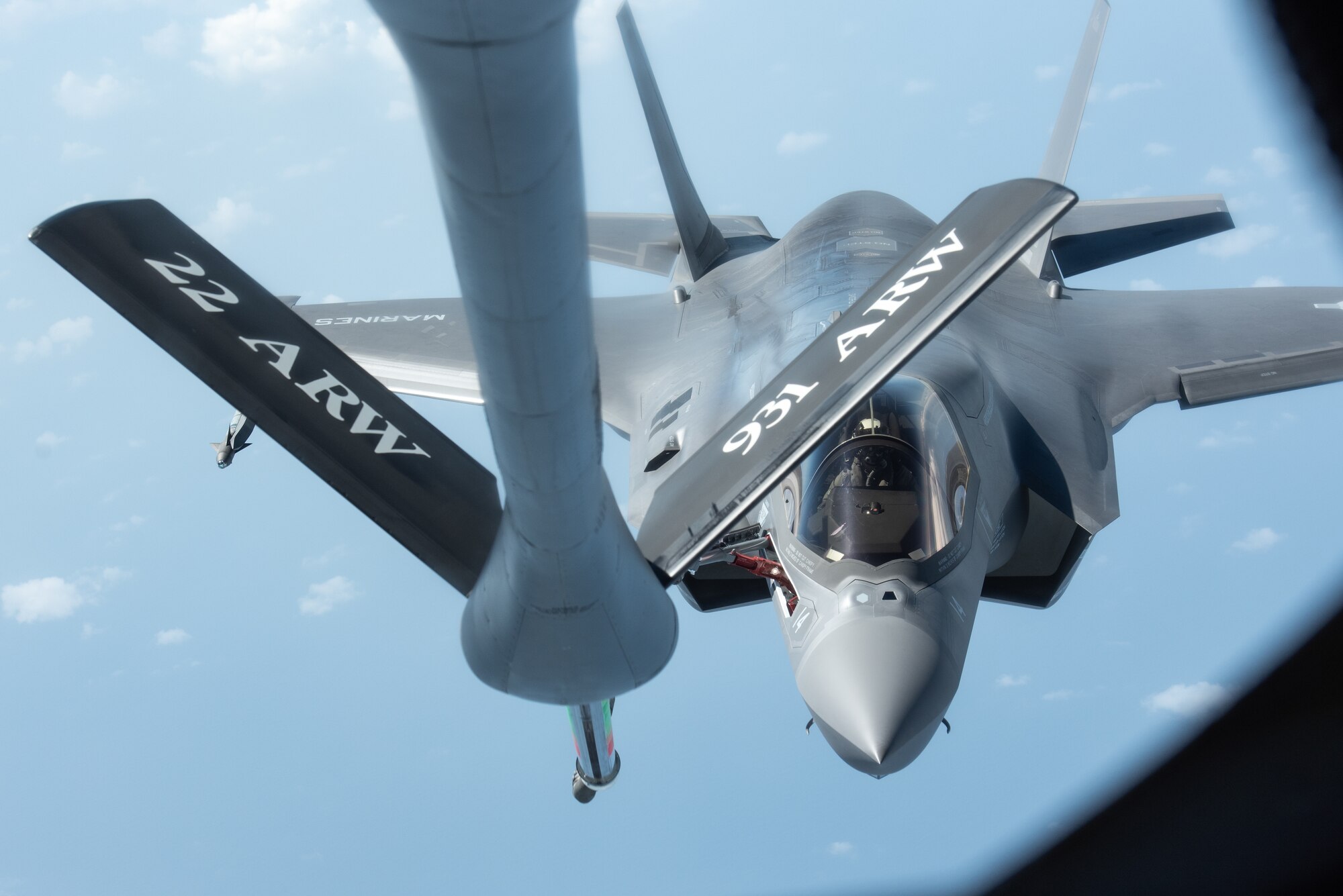 jet approaches another jet for fuel