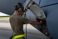 Airman recovers a C-17 Globemaster III.