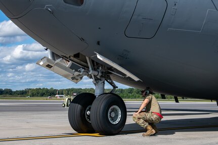Airman recovers a C-17 Globemaster III.