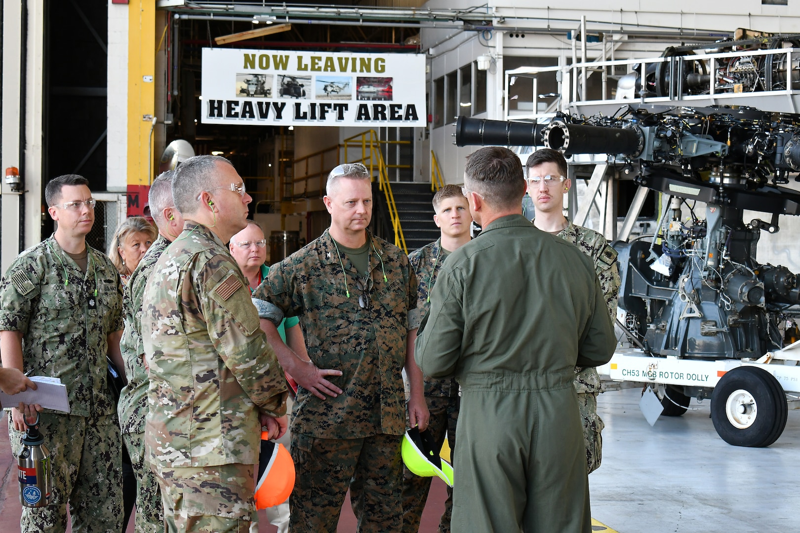 DLA Aviation commander visits DLA Aviation at Cherry Point > Defense