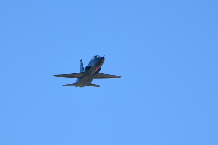 A T-38 Talon performs a flight demonstration during the California Capital Airshow at the Mather Airport Mather, Calif., on Oct. 2, 2022.
