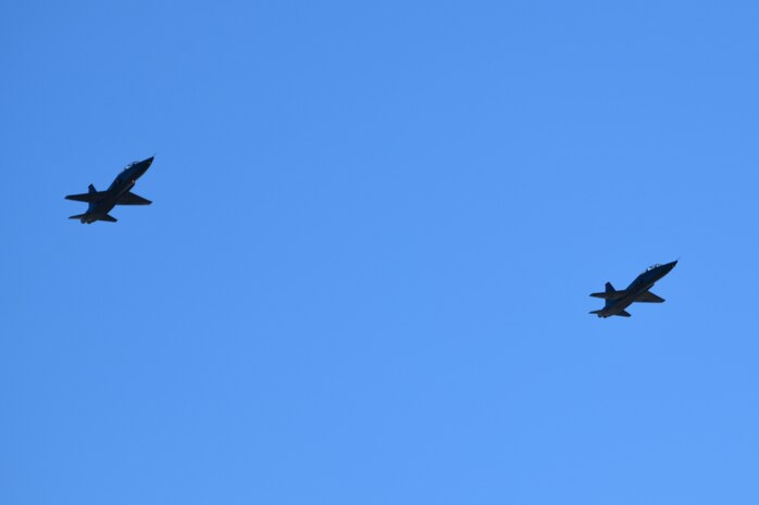 A pair of T-38 Talons performed a flight demonstration during the California Capital Airshow at Mather Airport, Calif., on Oct. 2, 2022.