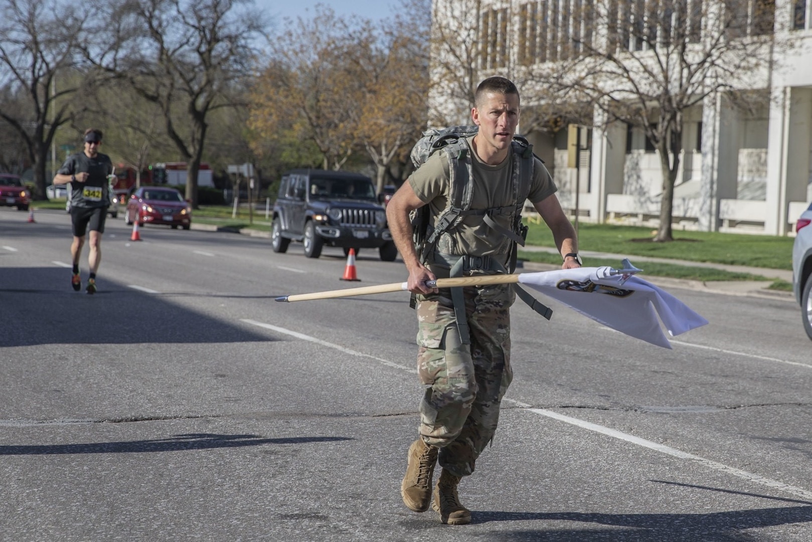 Two DLA employees to run in Army Ten-Miler > Defense Logistics