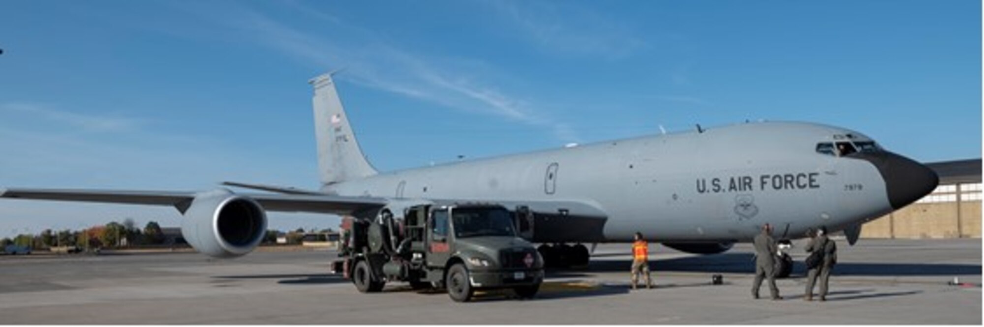 Airmen assigned to the 92nd Logistics Readiness Squadron and the 92nd Aircraft Maintenance Squadron, conduct a hot-pit fueling on a KC-135 Stratotanker aircraft during a 72-hour endurance mission at Fairchild Air Force Base, WA, Oct. 4, 2022. Hot-pit refueling minimizes the amount of time aircraft are on the ground and maximize aircraft reliability by eliminating the need to cycle power, hydraulics, and avionics. (U.S. Air Force Photo by 2nd Lt. Ariana E. Wilkinson)