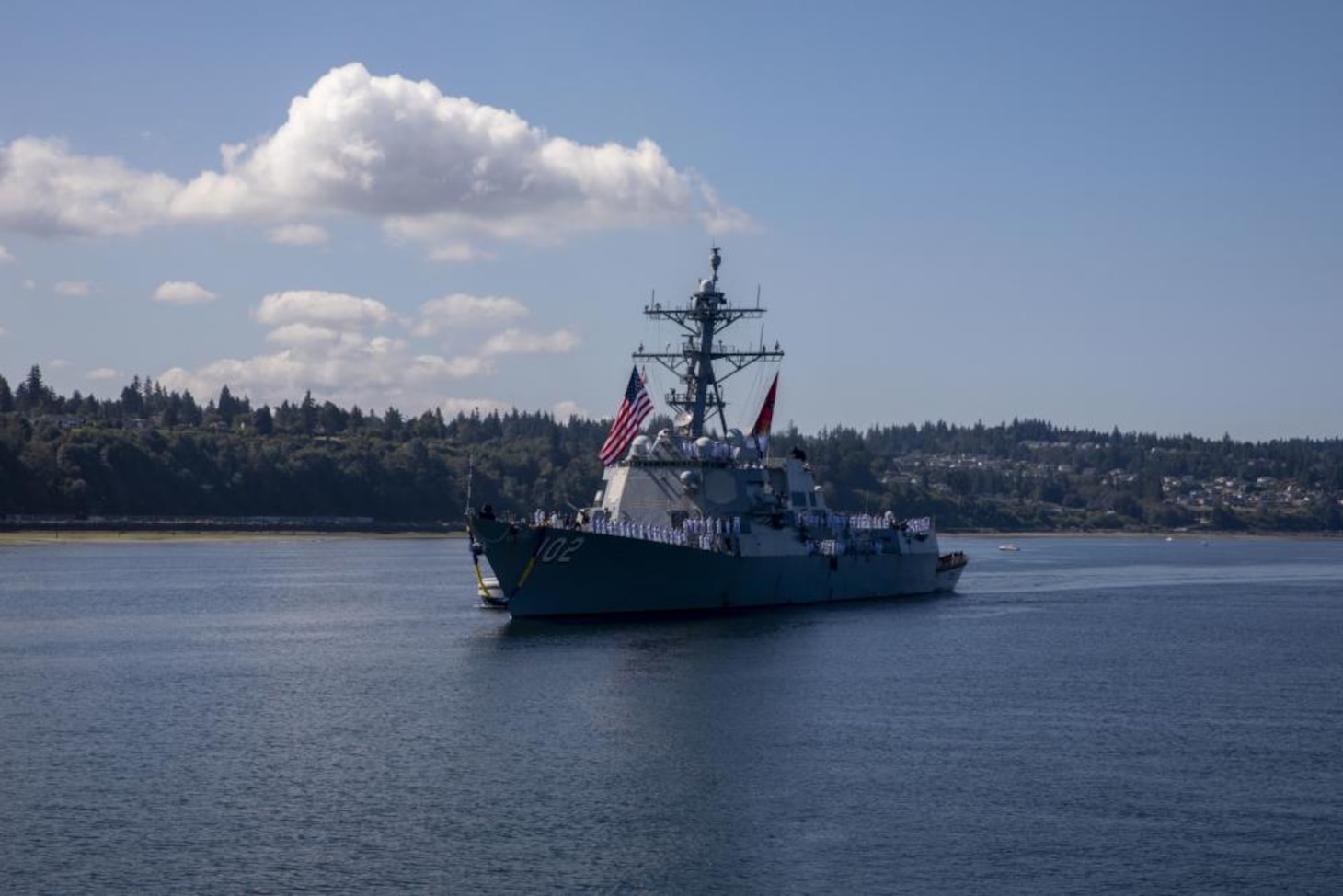 Arleigh Burke-class guided-missile destroyer USS Sampson (DDG 102) returns home to Naval Station Everett, Aug. 11.