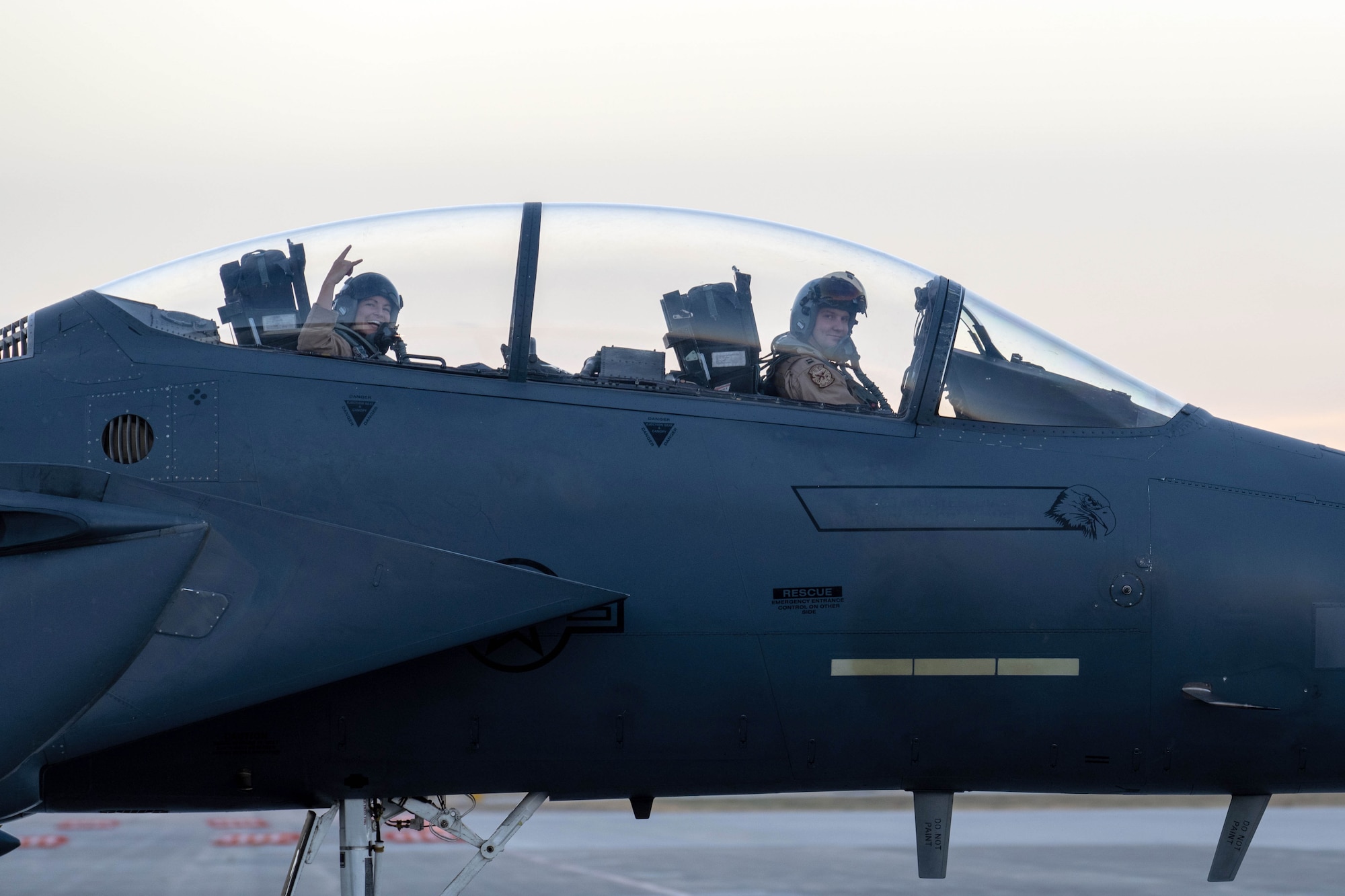 Airmen taxi an F-15E Strike Eagle