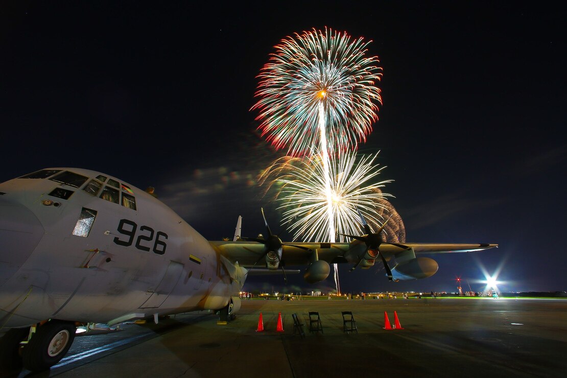 沖縄県宜野湾市にある海兵隊普天間航空基地で３年ぶりにオープンゲートでフテンマフライトラインフェア２０２２が開催されました。たくさんの来場者で大変にぎわいました。