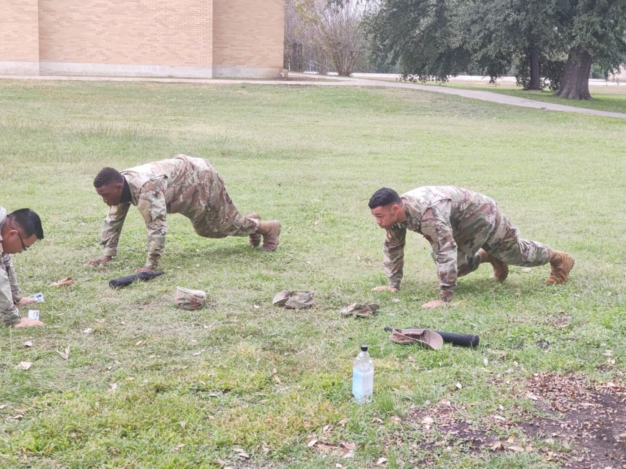 Airmen doing pushups