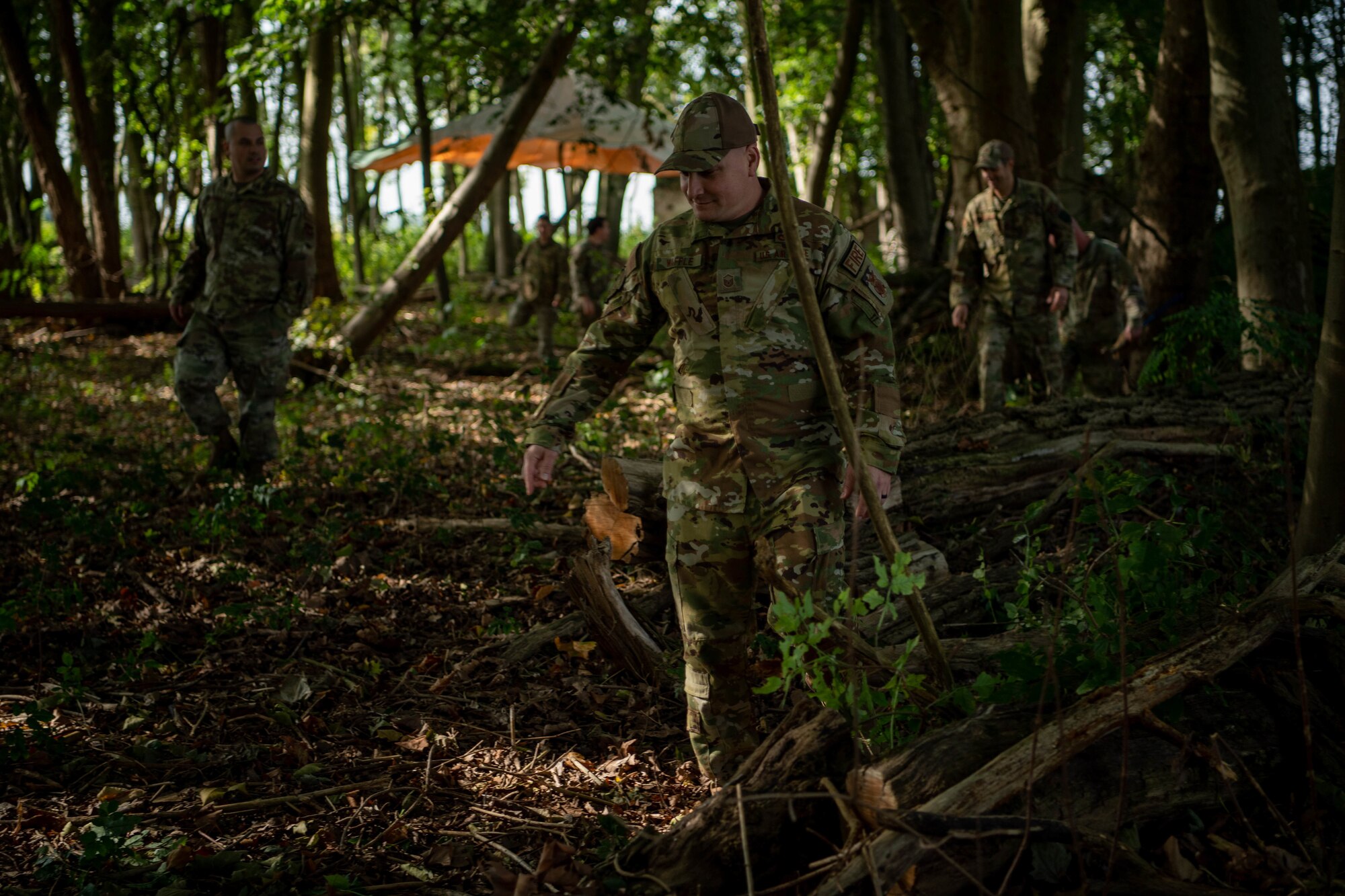 Airmen lead team building exercise