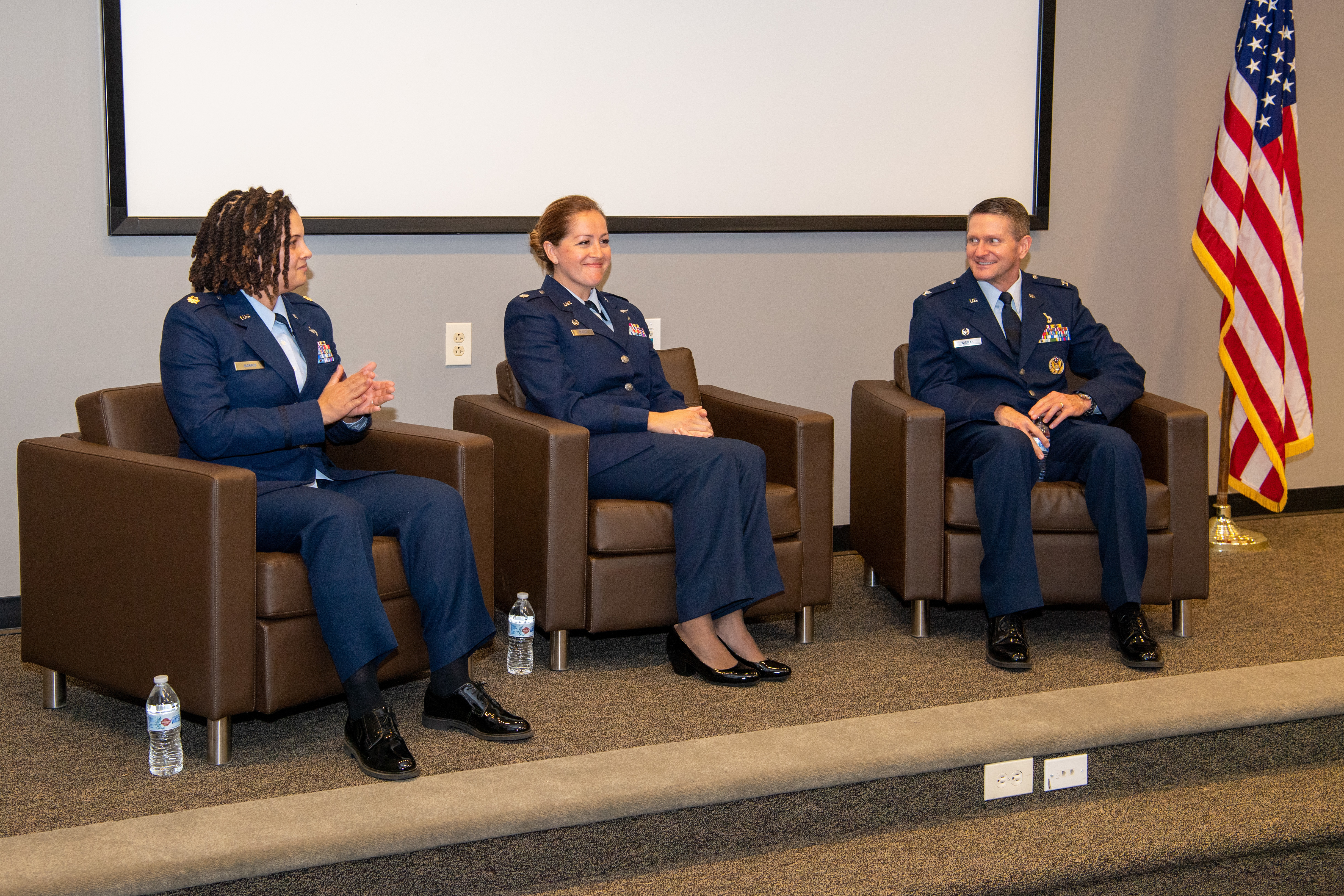 Connie Costas fifth general store 別注 514th Force Support Squadron welcomes new commander > 514th