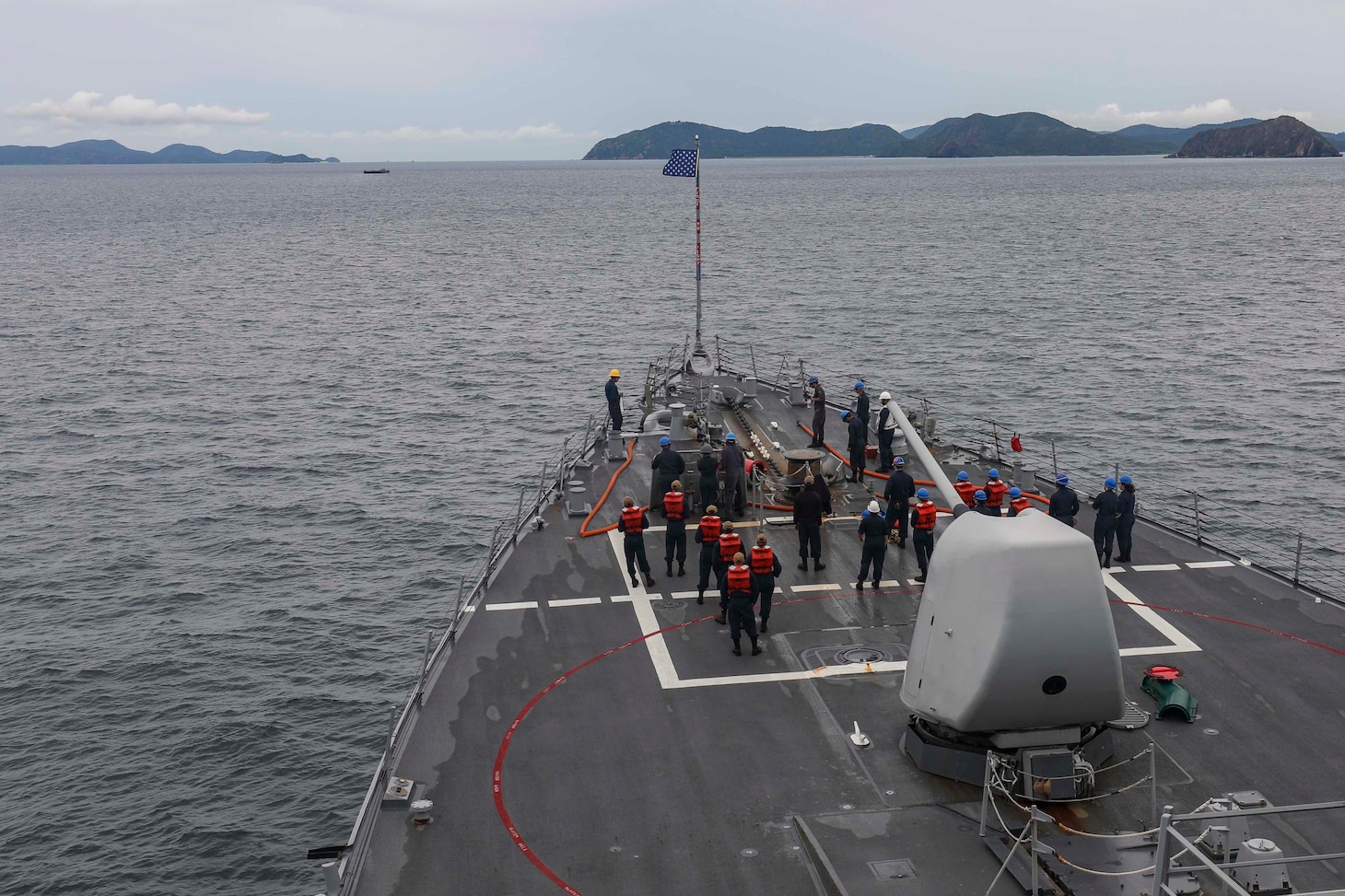 SATTAHIP, Thailand (Oct. 11, 2022) Sailors recover the anchor on the fo’c’sle aboard Arleigh Burke-class guided-missile destroyer USS Higgins (DDG 76) while preparing to depart after a scheduled port visit in Sattahip, Thailand, Oct. 11. Higgins is assigned to Commander, Task Force 71/Destroyer Squadron (DESRON) 15, the Navy’s largest forward-deployed DESRON and the U.S. 7th Fleet’s principal surface force. (U.S. Navy photo by Mass Communication Specialist 1st Class Donavan K. Patubo)