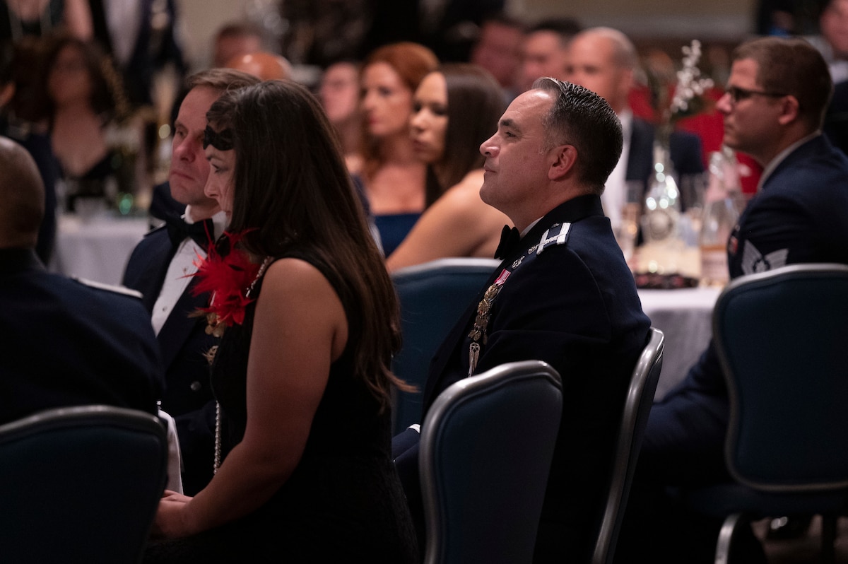 Kirtland hosts annual Air Force Ball > Kirtland Air Force Base