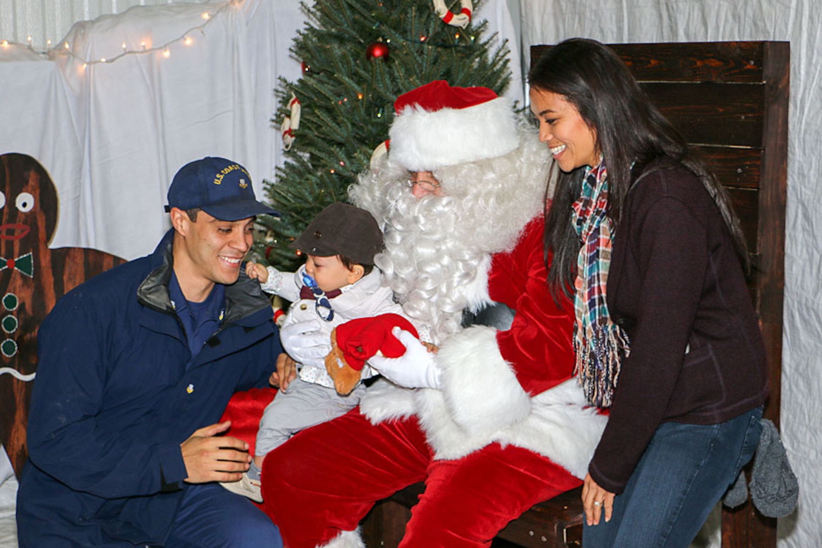 Flying Santa visiting Station Portsmouth Harbor (New Hampshire) in 2015. (Courtesy Friends of Flying Santa)