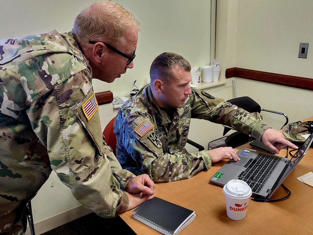Army Reserve career counselors prep for new year