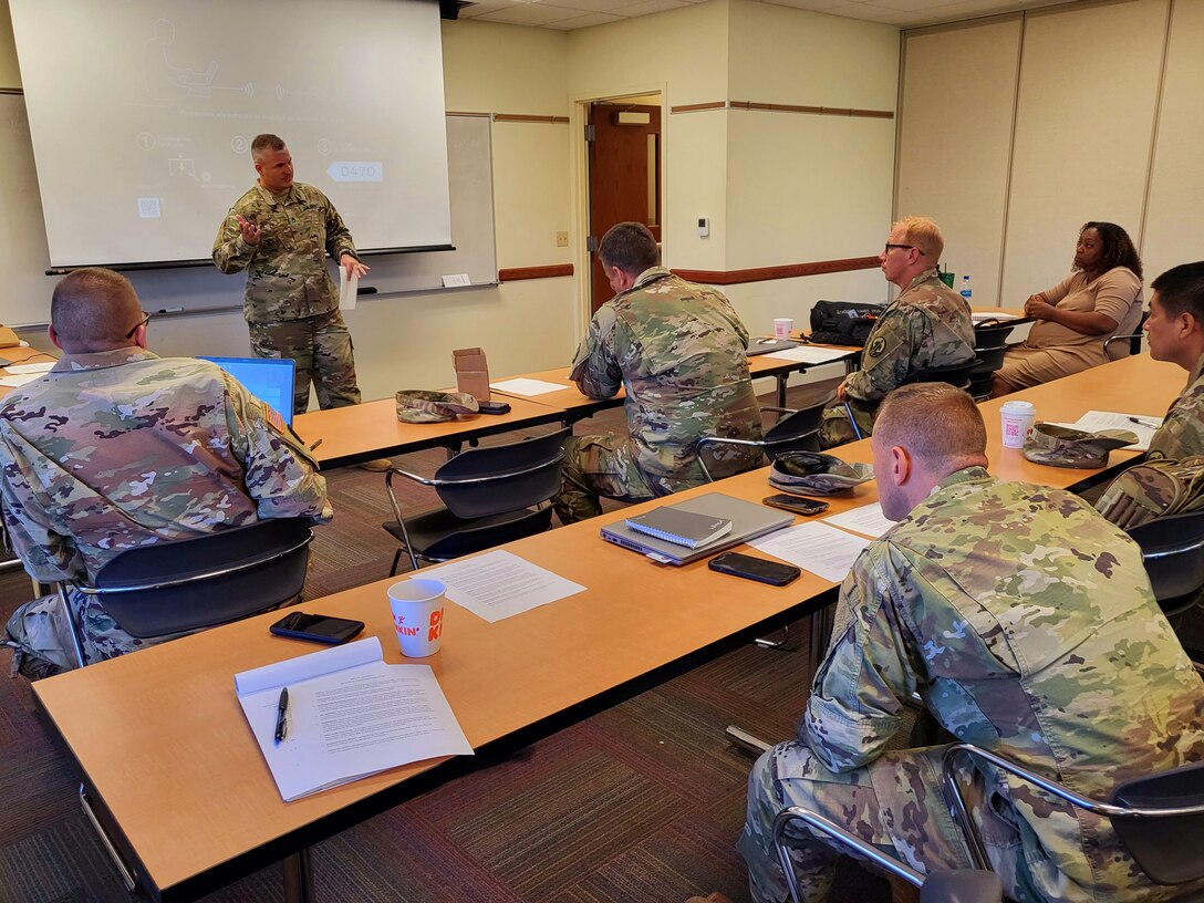 Army Reserve career counselors prep for new year