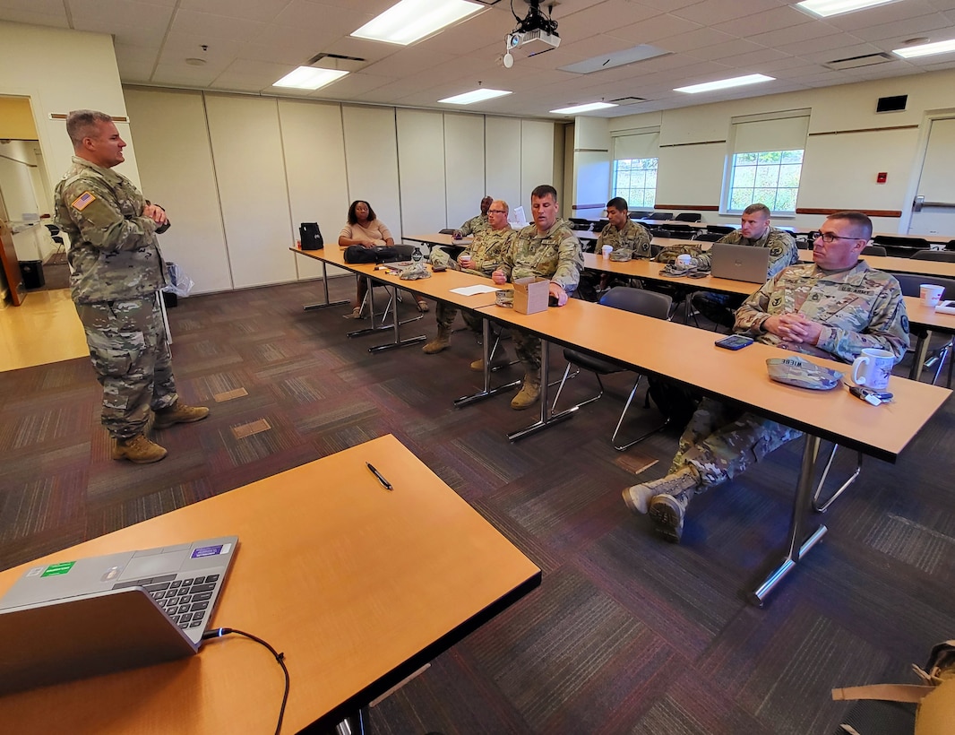 Army Reserve career counselors prep for new year