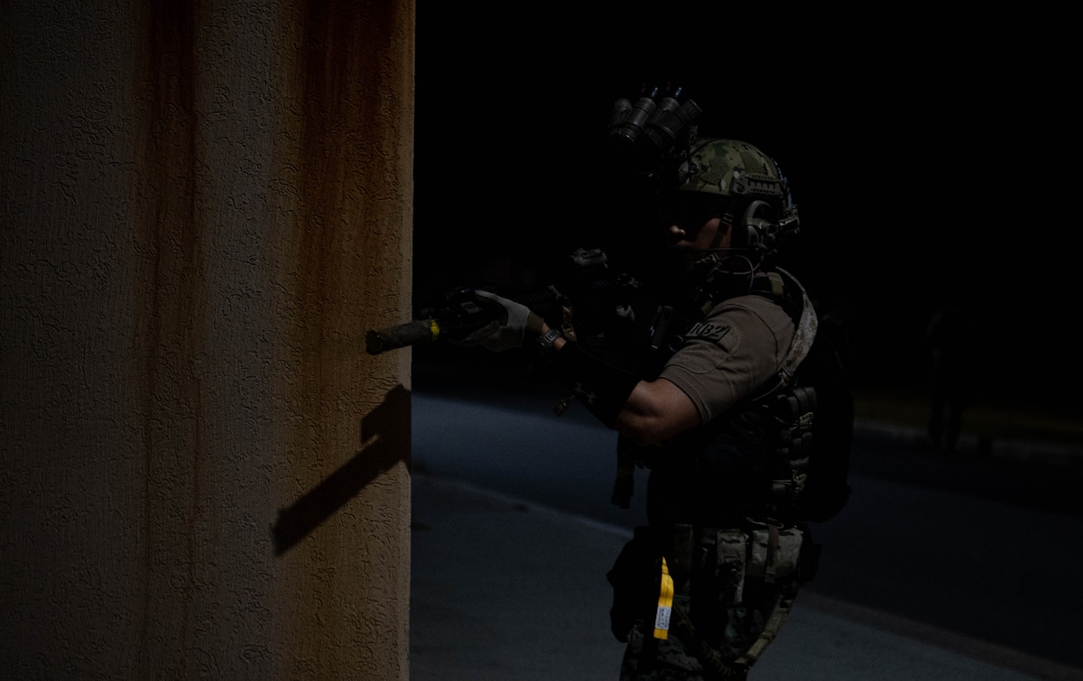An operator participating in joint training between U.S. and Republic of Korea (ROK) special operations forces, prepares to tactically move forward