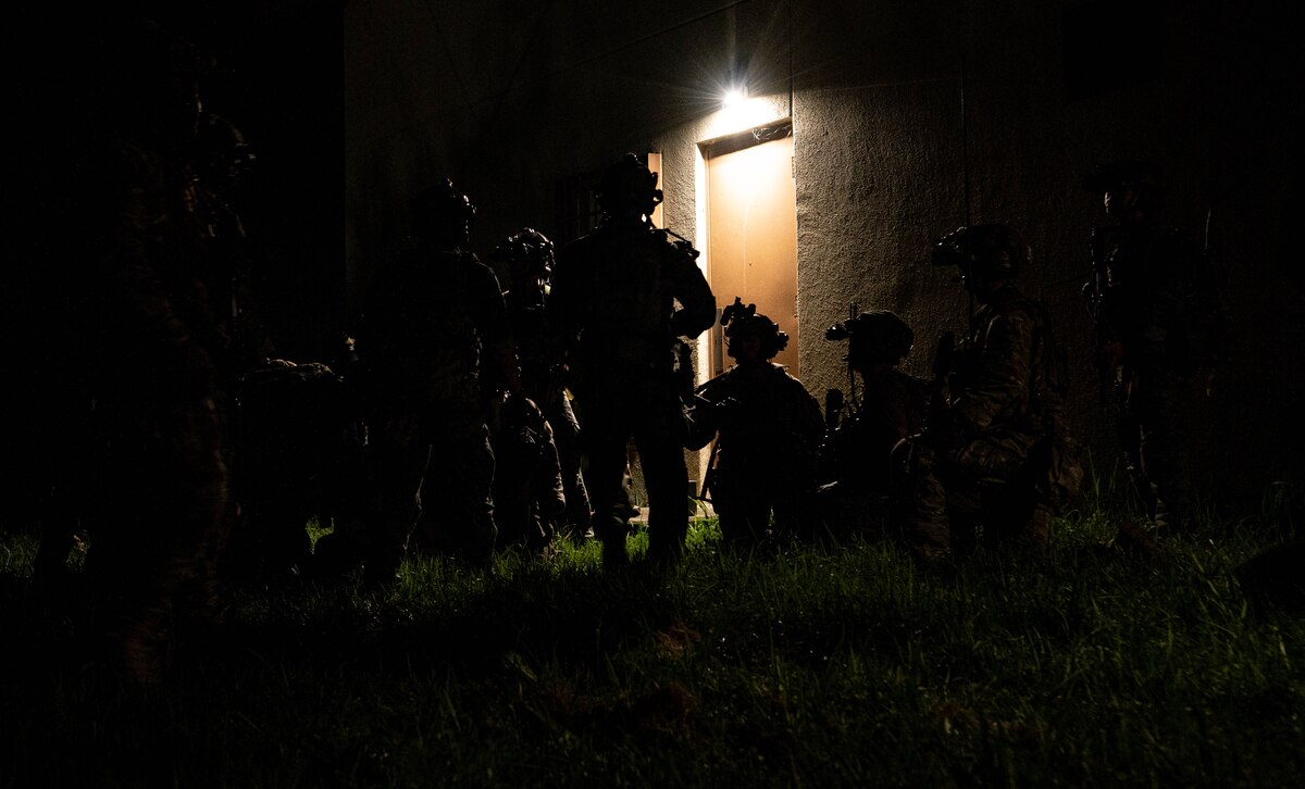 Operators participating in joint training between U.S. and Republic of Korea (ROK) special operations forces, regroup after completing their mission objectives.