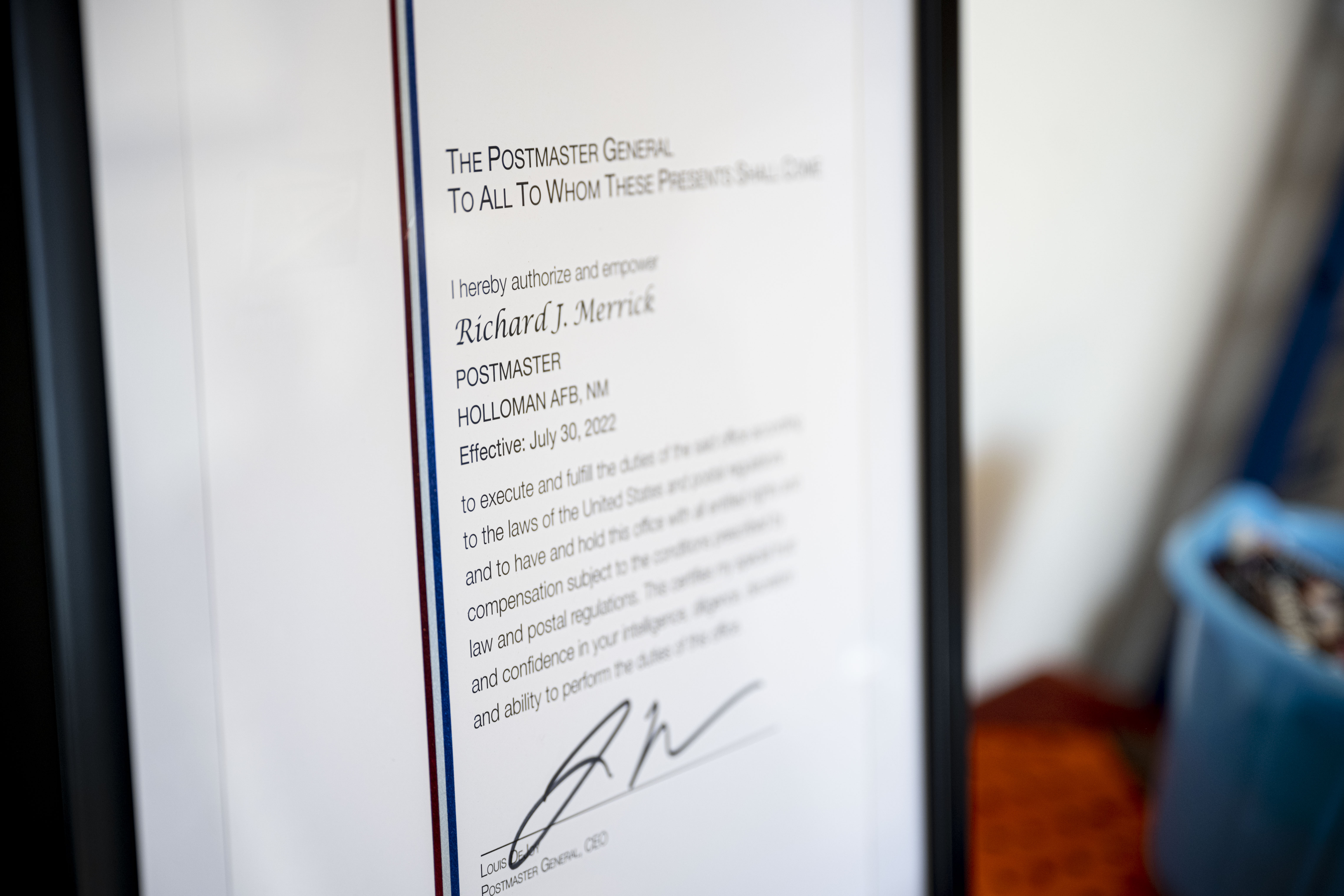 New Holloman postmaster sworn in > Holloman Air Force Base > Display