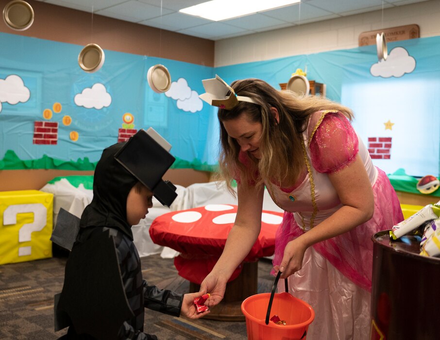 Link - Trick-or-Treating at the 133rd Airlift Wing