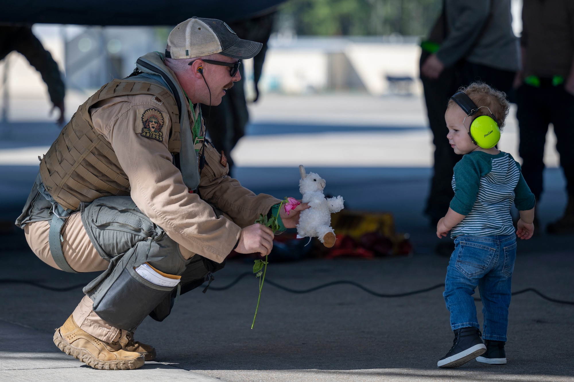 Airmen assigned to the 4th Fighter Wing return from a deployment at Seymour Johnson Air Force Base, North Carolina, Oct. 19, 2022. The 4th FW deployed to provide a defensive posture to military personnel stationed in the Air Force’s Central Command area of responsibility. (U.S. Air Force photo by Senior Airman Kevin Holloway)